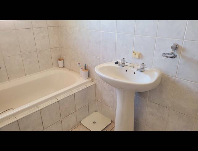 3 BEDROOM TOWNHOUSE FOR SALE IN BEACON BAY